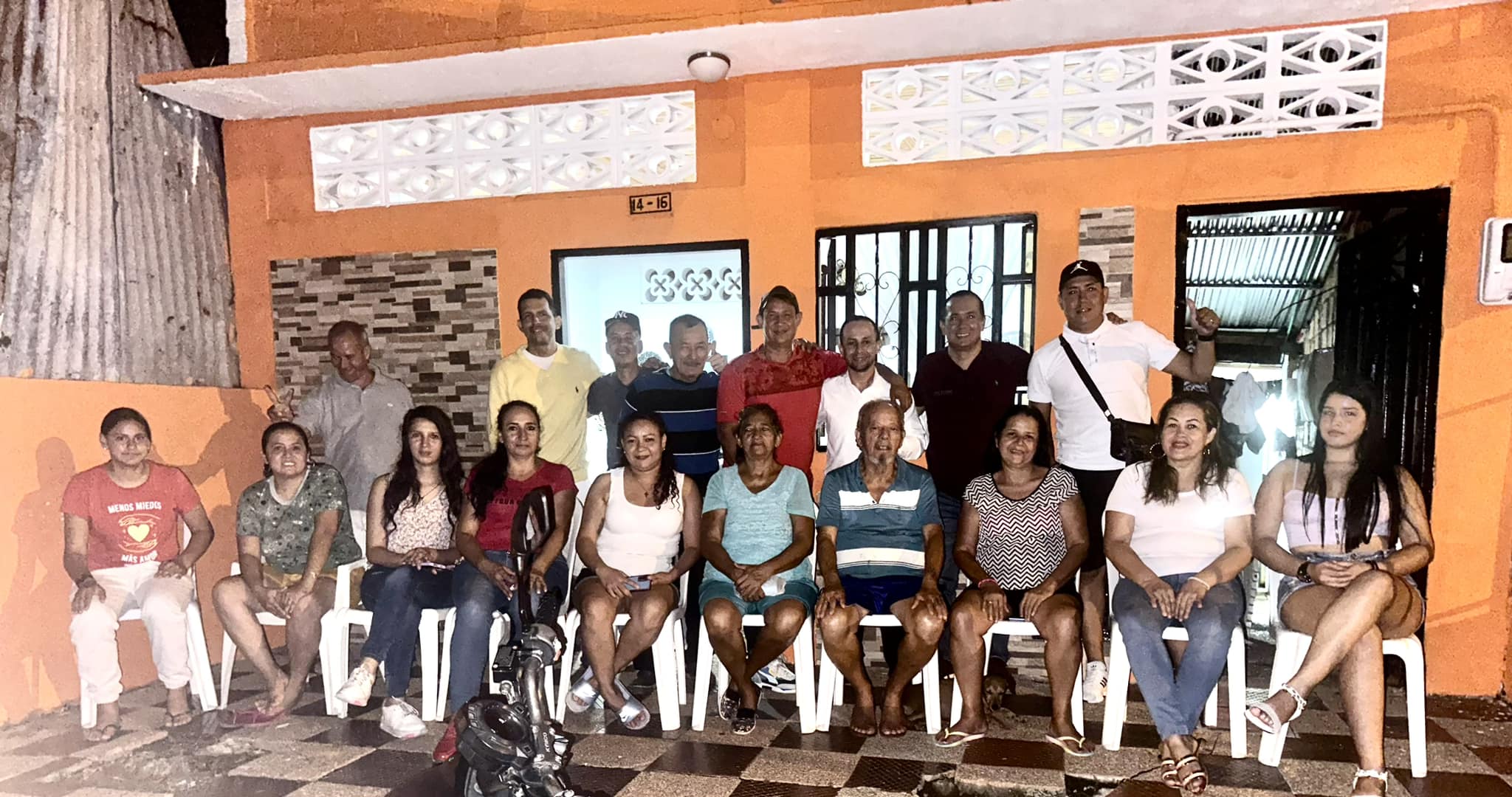Encuentro con líderes comunitarios